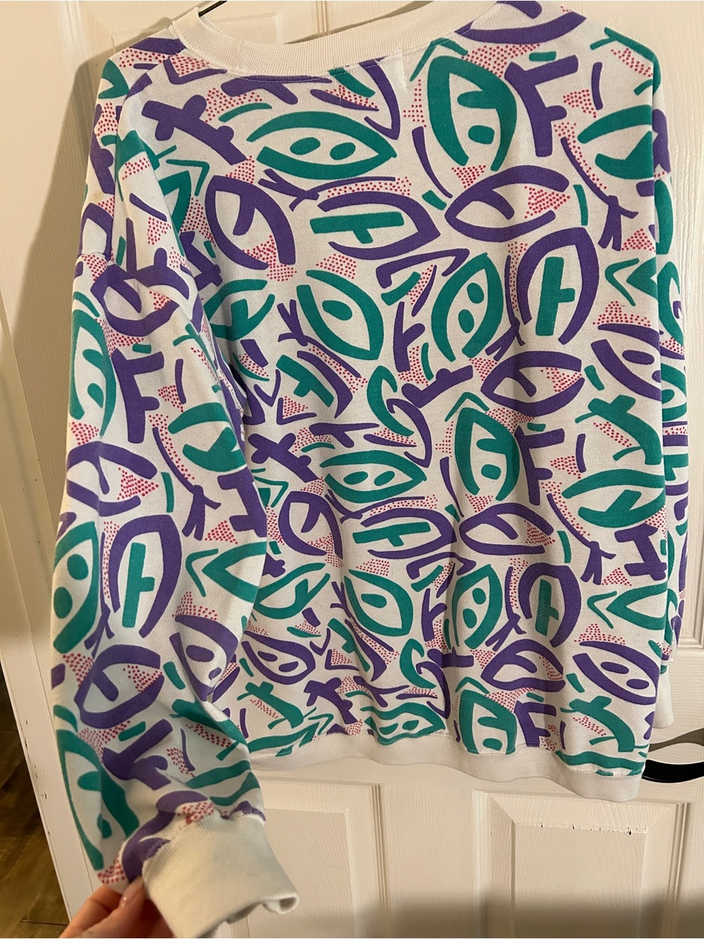 Vintage Women’s Graphic Crewneck - All Over 90s Reto Pattern